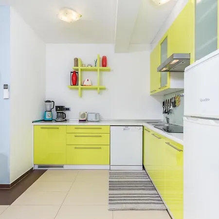Family Friendly With A Swimming Pool - 23267 Apartment Medulin