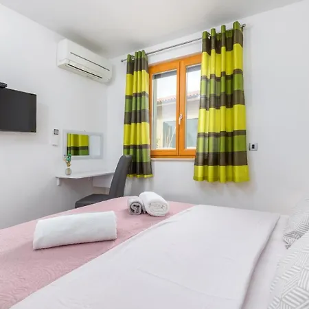 Family Friendly With A Swimming Pool - 23267 Apartment *